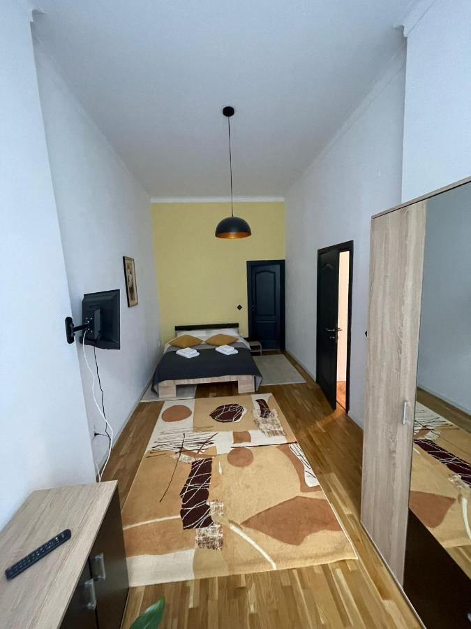 Central Apartment With 2 Bedrooms And 2 Bathrooms Орадя Экстерьер фото